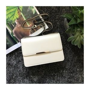 🔹 Crossbody Bag 🔹